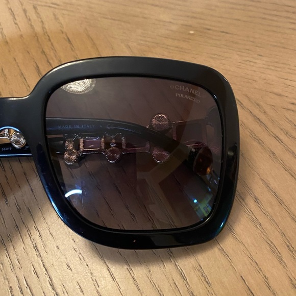 ❤️ Authentic Chanel limited edition Sunglasses with pink stones and pearls - Picture 9 of 10